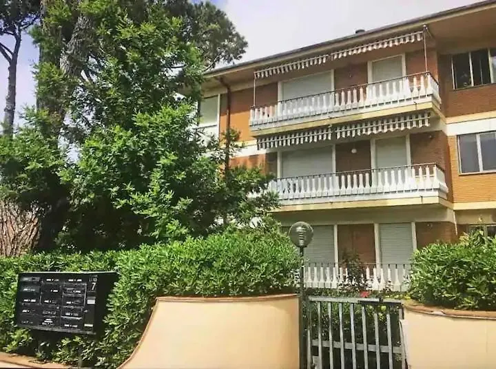 La Rosa Del Deserto, Versilia Marina di Massa Italië